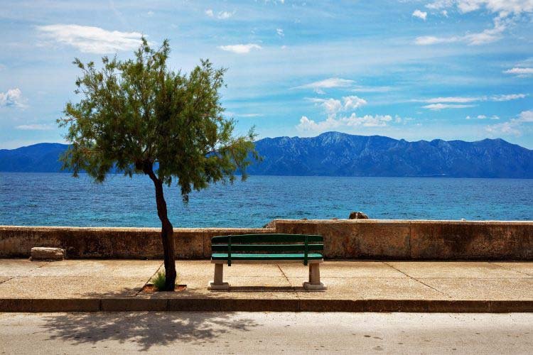 Bank an Promenade